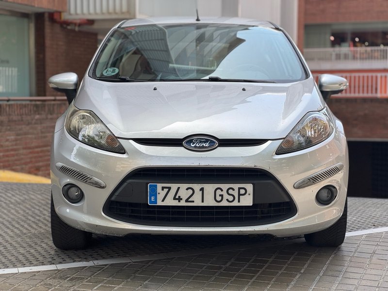 Ford Fiesta - foto 1