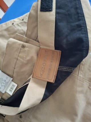 Pantalón COFRA convertible beige nuevo