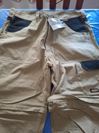 Pantalón COFRA convertible beige nuevo