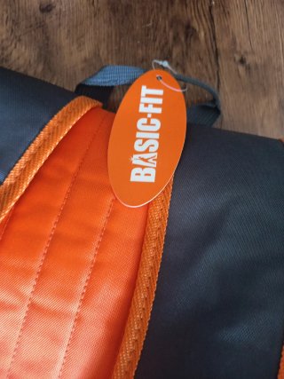 Mochila deportiva gris y naranja