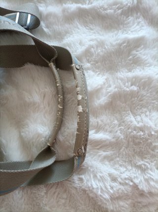 Bolso Tous Beige con Puntos Azules en malas condic