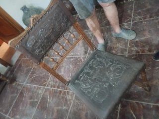 Silla antigua de madera