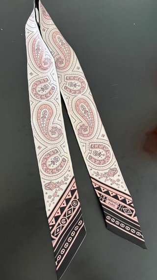 Hermès Twilly Cheval de Cœur Bandana Nuevo