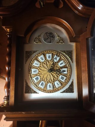 Antiguo Reloj de Pie Madera y Bronce