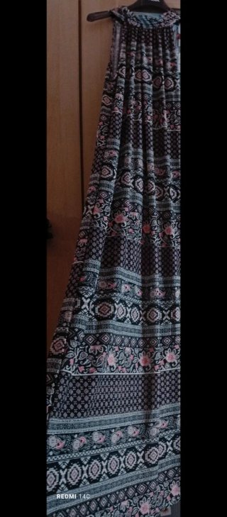 Abito lungo fantasia elegante incrociato dietro