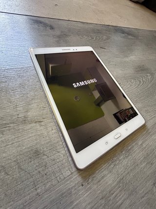 Samsung Galaxy Tab A +Funda Protectora +SD 16GB