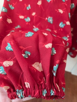 Blusa floral roja talla S