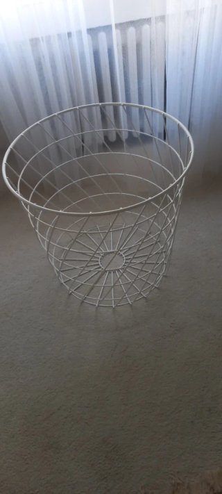 Mesa auxiliar Kvistbro Ikea blanca
