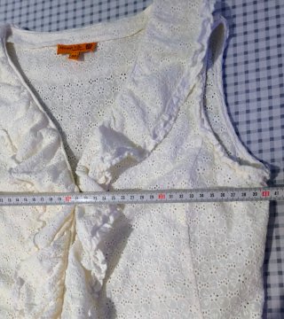 Blusa flamenca blanca con volantes