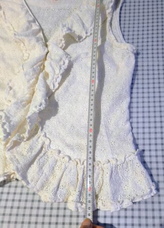 Blusa flamenca blanca con volantes