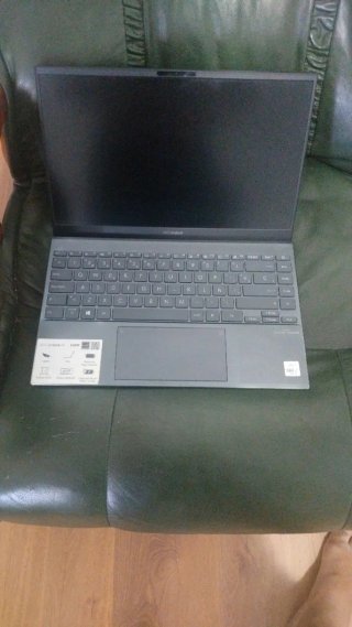 ASUS Zenbook Core i7 10gen 16GB RAM 256GB SSD 14
