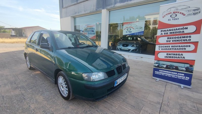 SEAT Ibiza 2000 - foto 1