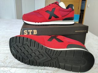 Zapatilla Munich Dash 82 Roja Hombre talla 39