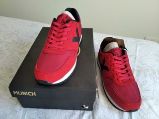 Zapatilla Munich Dash 82 Roja Hombre talla 39
