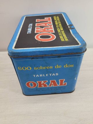 LATA VINTAGE DE CHAPA OKAL