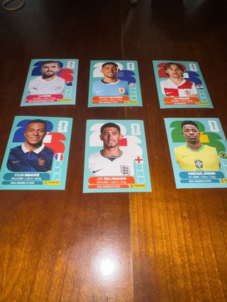 6 cromos de fútbol: Mbappé, Vinicius, Modric...