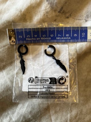 Pendientes Aro Negros con Pluma Sin Agujero Nuevos