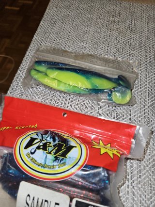 Lote de señuelos para pesca (siluro, lucio)