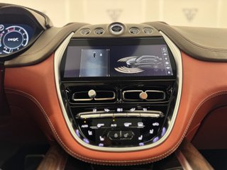 Aston Martin DBX V8 4.0 551cv