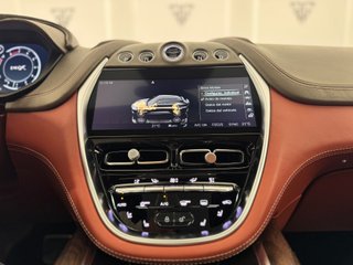 Aston Martin DBX V8 4.0 551cv