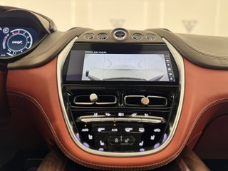 Aston Martin DBX V8 4.0 551cv