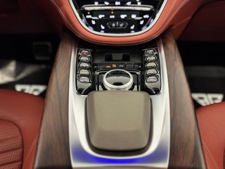 Aston Martin DBX V8 4.0 551cv