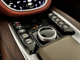 Aston Martin DBX V8 4.0 551cv