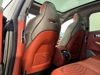 Aston Martin DBX V8 4.0 551cv