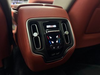 Aston Martin DBX V8 4.0 551cv
