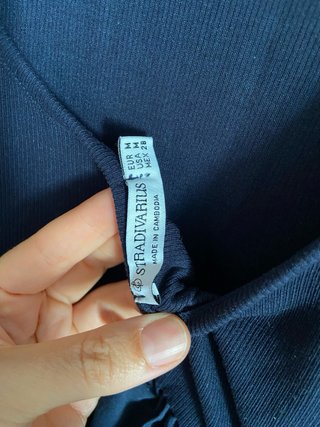 Vestido globo azul marino Stradivarius
