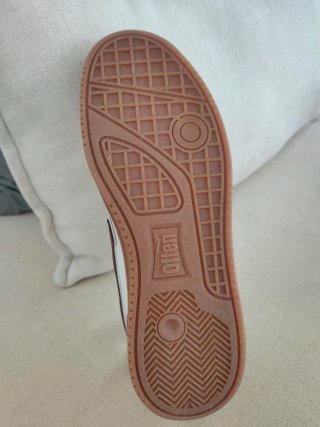 Zapatillas Pull&Bear blancas y granate