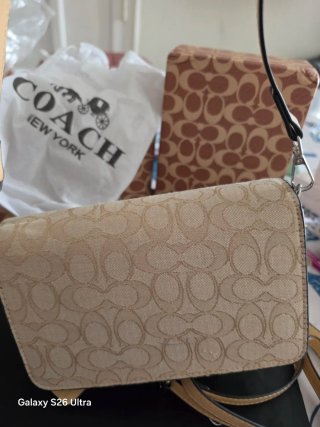Bolso Coach Beige mano  y Bandolera