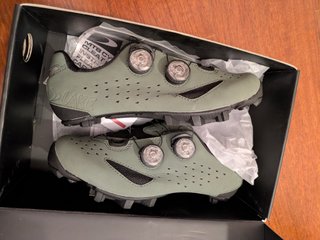 NUEVAS Zapatillas LAKE MX238-X GRAVEL talla 40.5