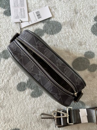 Bolso bandolera Lacoste gris
