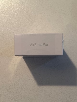 Lotto AirPods Pro 2, Creed Aventus, Swatch omega