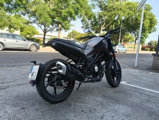 Benelli Leoncino 125cc 2023 5.200km