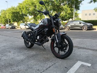 Benelli Leoncino 125cc 2023 5.200km