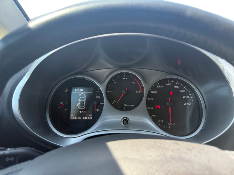 SEAT León 1.6 TDI CR Style Copa 2012, foto 13