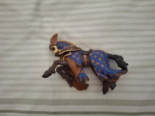 Figura Medieval azul de Papo y Schleich