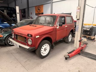 Lada Niva ARRANCA Y ANDA PARA RESTAURAR