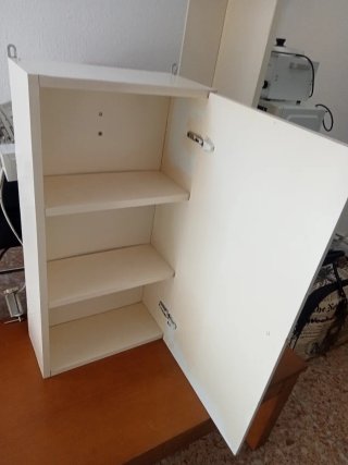 Armario de baño de madera y cristal