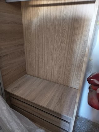 Armario puertas correderas madera y blanco