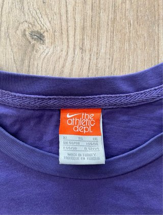 Camiseta Nike Morada