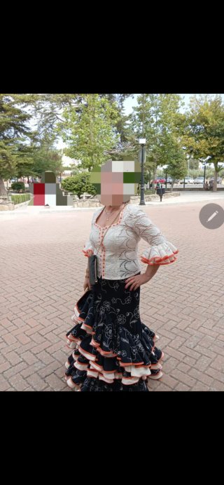Traje de flamenca blanco y negro