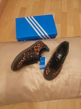 Zapatillas Adidas Leopardo Talla 38 Nuevas