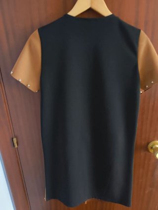 Vestido corto tachuelas y ante negro y marrón