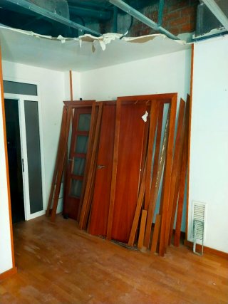 7 Puertas de Madera (2 con Cristal)