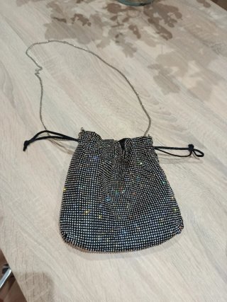 Bolso fiesta Stradivarius pedrería