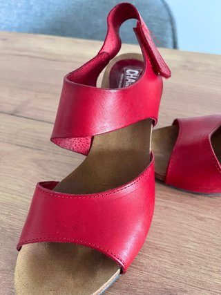 Sandalias de piel rojas
