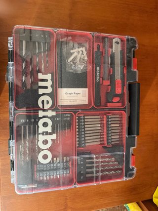Maletín de herramientas y brocas